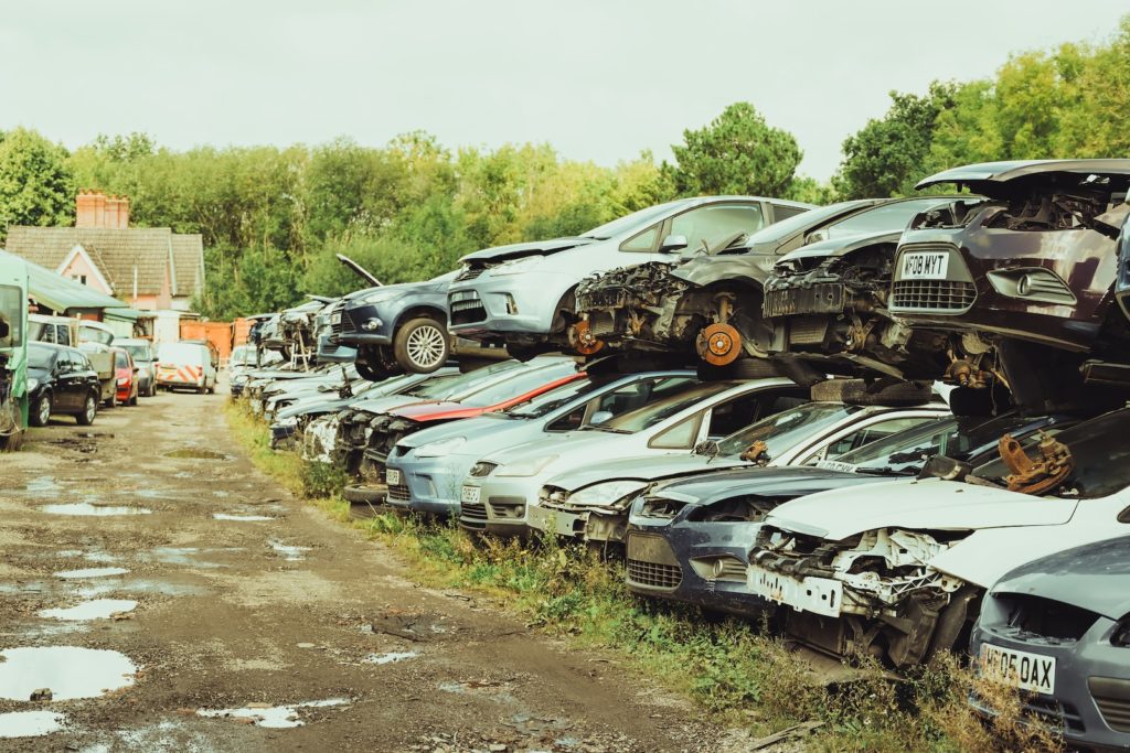 Czy można zezłomować auto bez papierów?